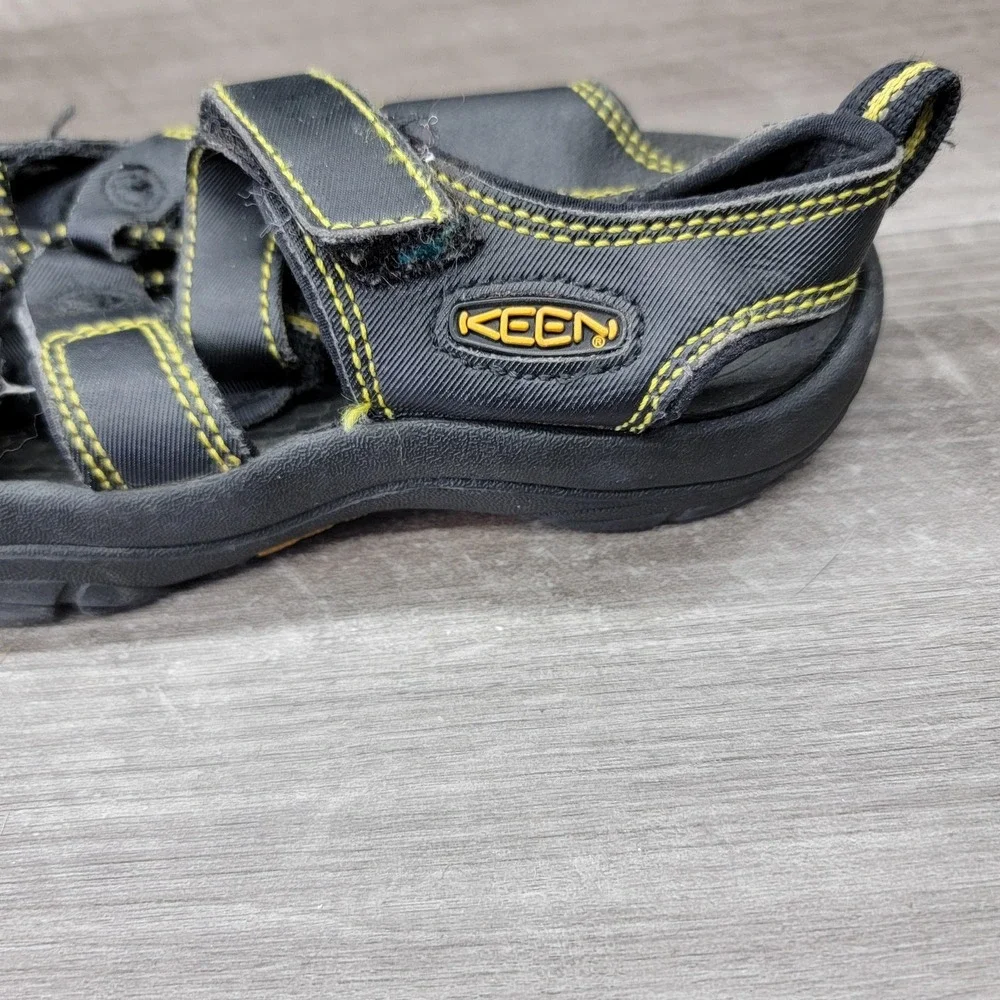 Keen Newport H2 Shoes kids size Black Yellow Waterproof Sandals Outdoor Hiking